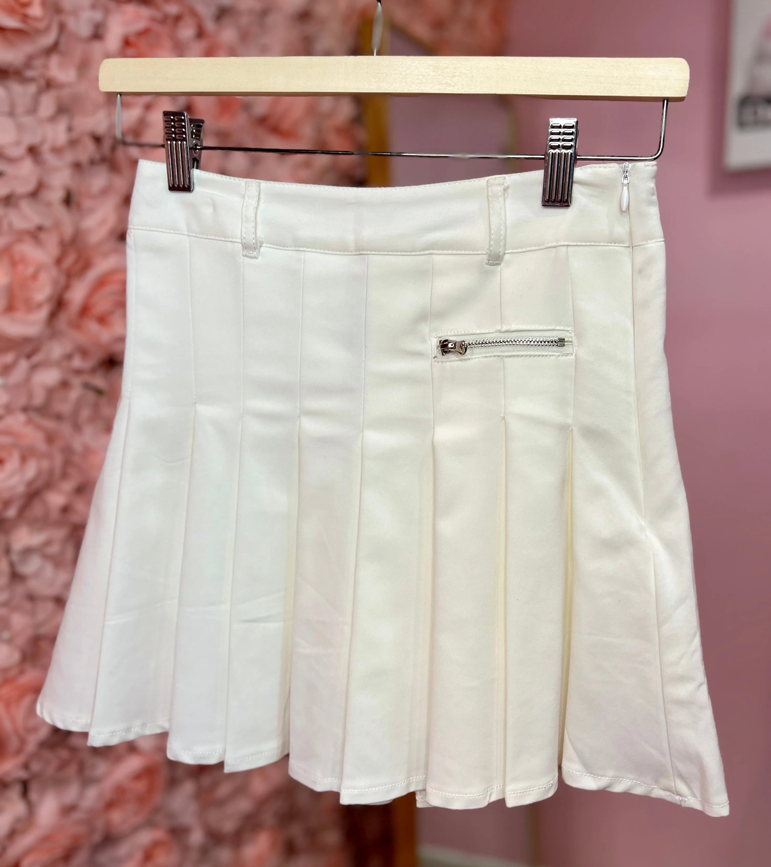 Paulina Pleated Skirt with Silver Tone Chain