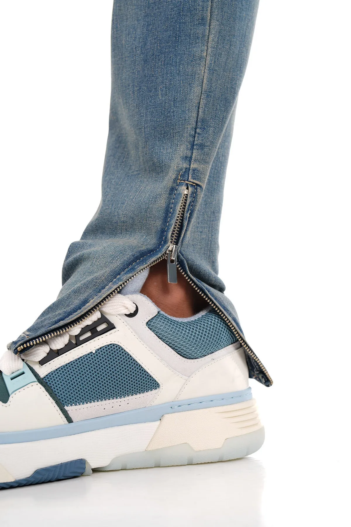THE LOGAN FLARED JEANS