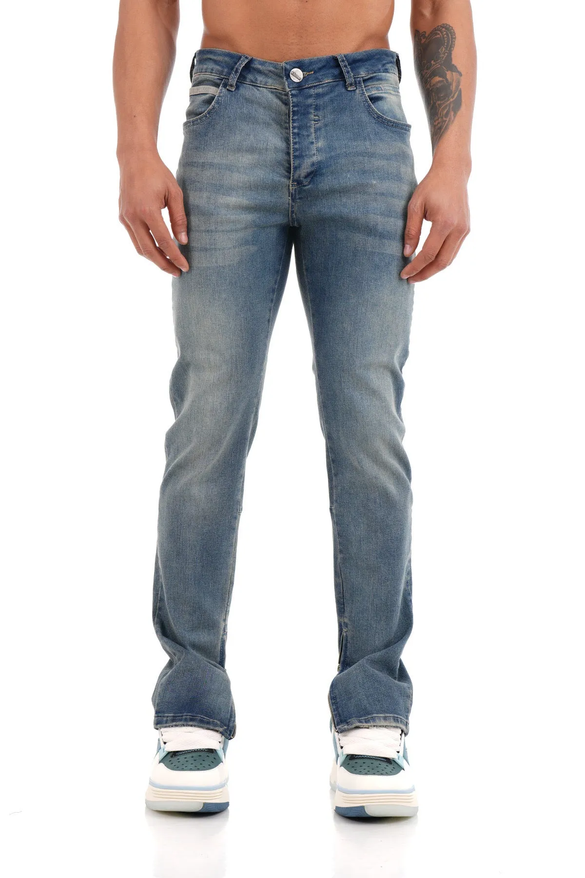 THE LOGAN FLARED JEANS